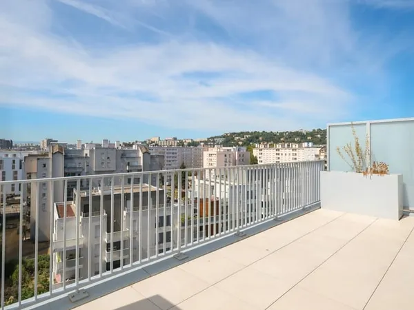 Lyon 7 -Appartement de 76 m² - 2 chamnbres - terrasses - garage