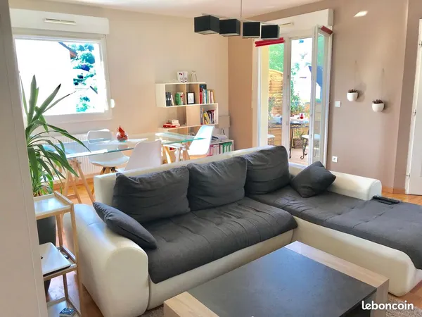 A vendre tres beau f3 + balcon et parking
