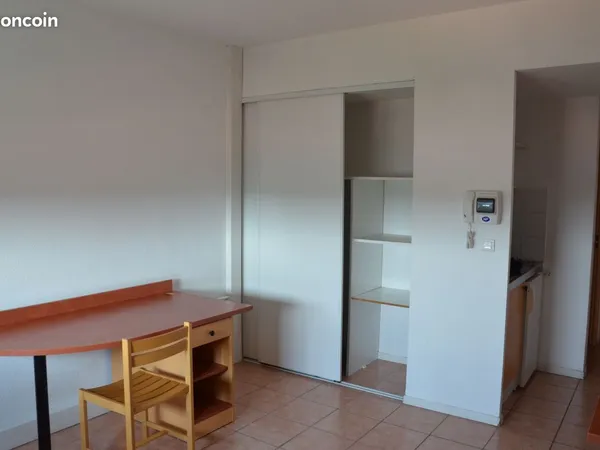 Studi meuble 24 m2 - residence securisee - Nimes