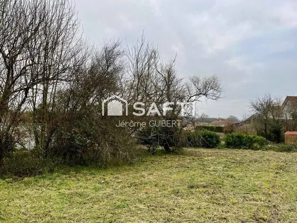 Terrain constructible 1322 m²