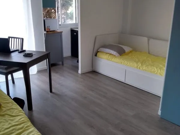 APPARTEMENT MEUBLE 24 m²