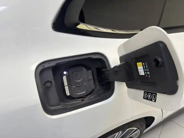 Bmw I4 edrive40 340 ch bva — photo 19