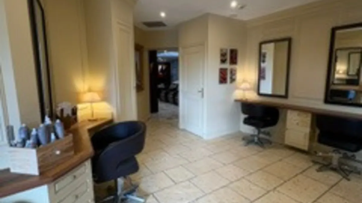 Photo 10