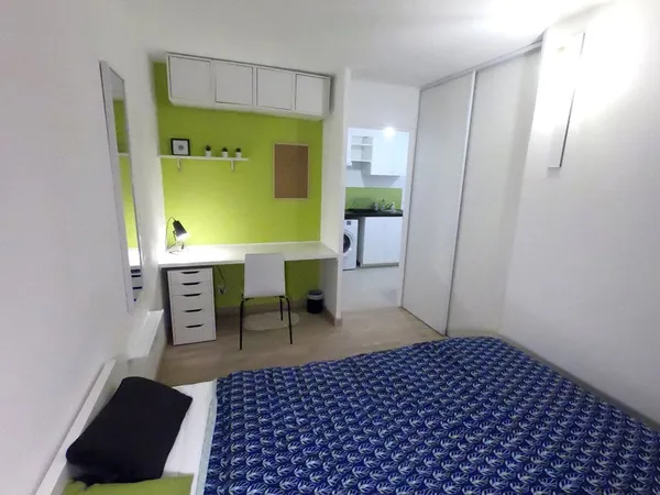 Jolie chambre dans une petite colocation (femmes)