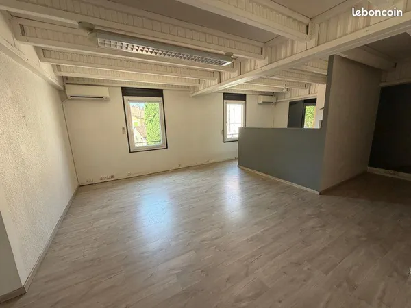 A louer - Duplex 4 pièces climatisé au coeur de Puget-sur-Argens
