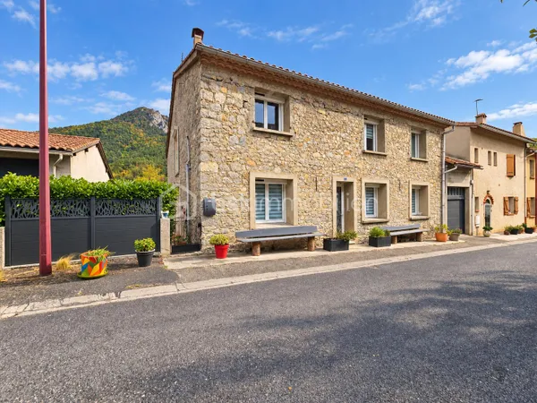 Maison 11 pièces 253 m²