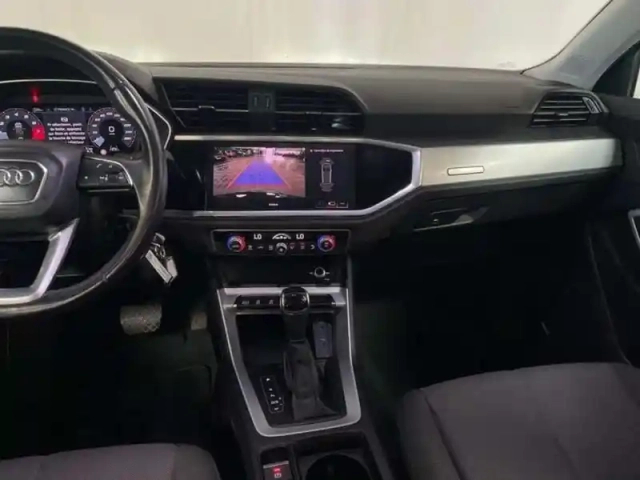 Audi Q3 35 tfsi 150 ch s tronic 7 — photo 10