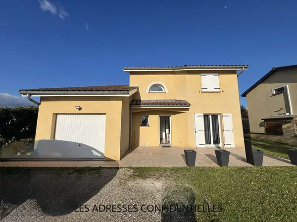 JONAGE Maison familiale de 125 m2 sur un terrain arboré de