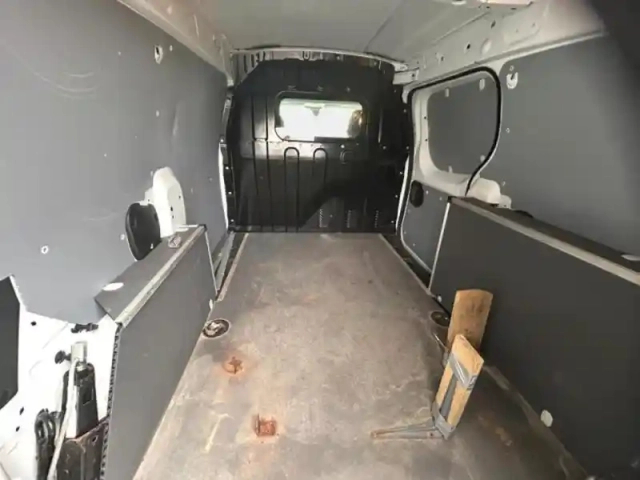 Renault Express Van 1.5 blue dci 95ch confort 22 — photo 9