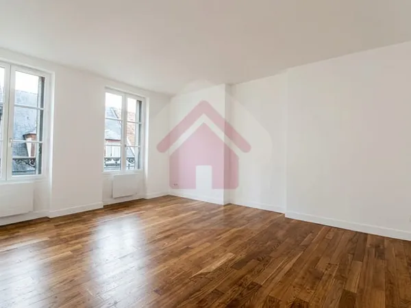 APPARTEMENT 4 PIECES - 76m² - CENTRE VILLE DOURDAN