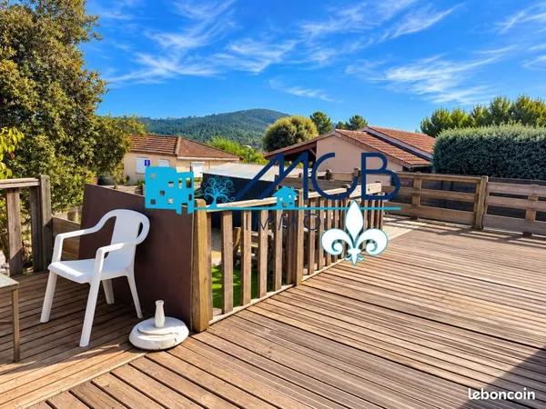 Mobil-home récent dans domaine ouvert à l'année