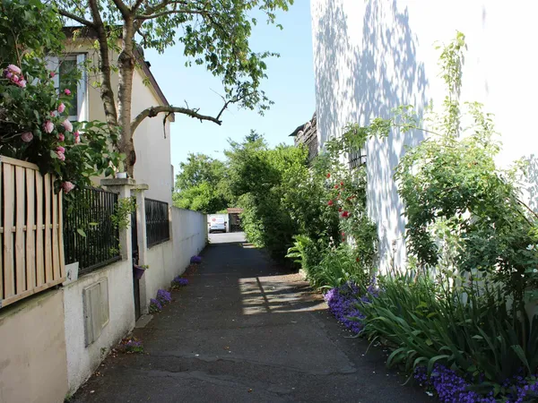 Loue chambre dans maison 130m² à Bagnolet
