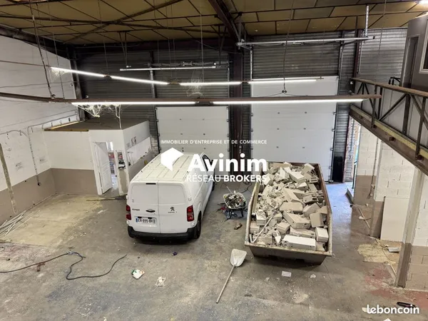 Entrepôt 350 m² Stains