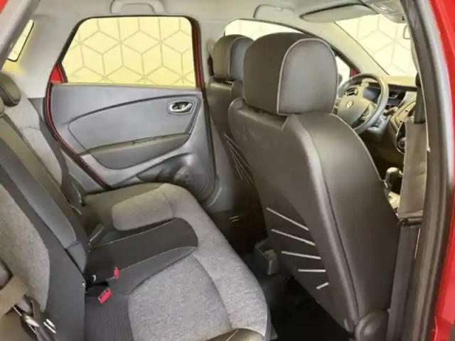 Renault Captur tce 150 fap edc — photo 11