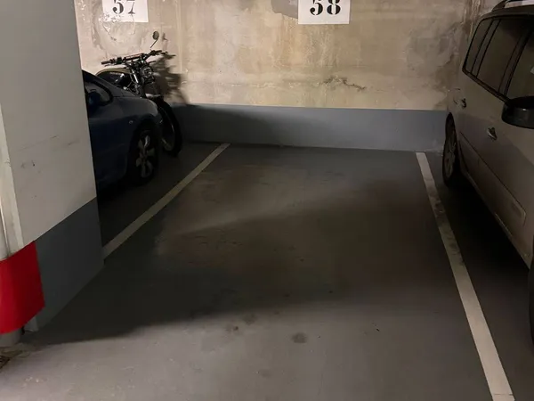 Parking 12 m²