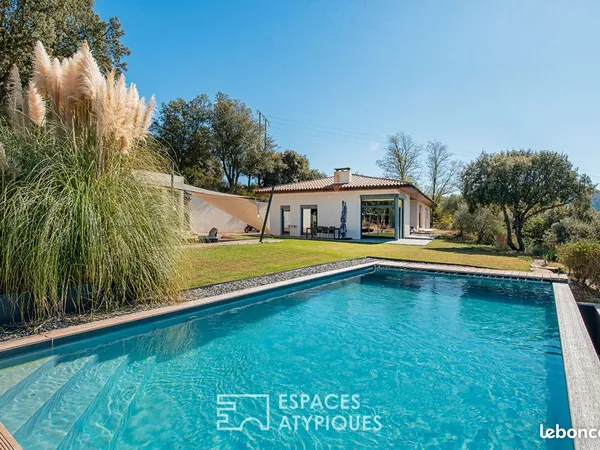 Villa 6 pièces 210 m²