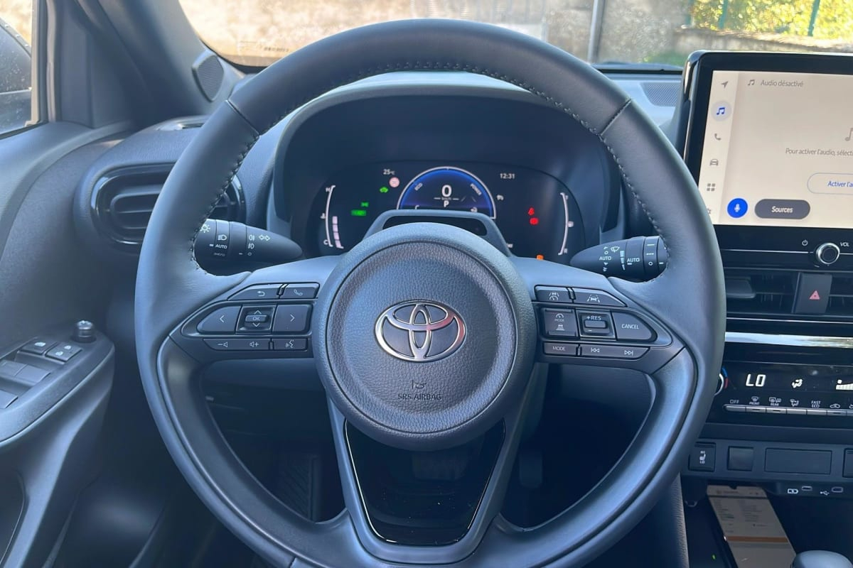 Toyota YARIS CROSS — photo 15