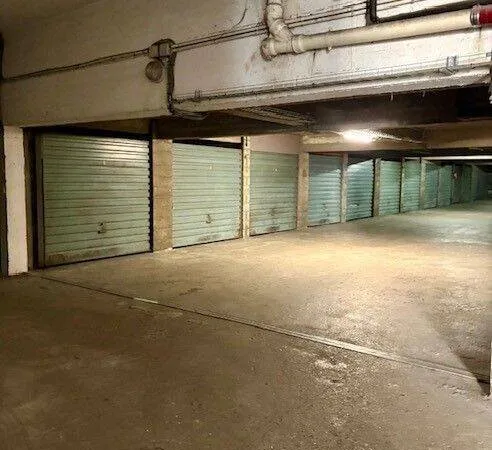 Parking/Garage/Box 30 m²