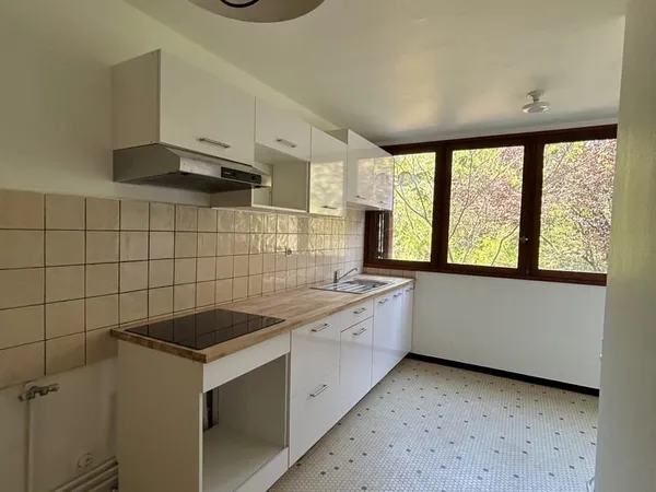 APPARTEMENT T3 - 850 EUR CC