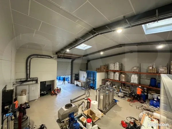 Local 770 m²
