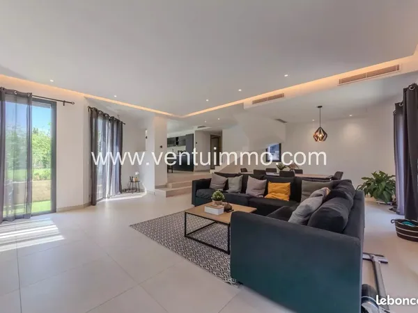 Maison 5 pièces 248 m²