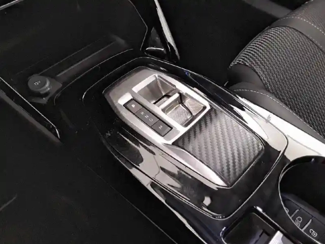 Peugeot 2008 puretech 130 s&amp;s eat8 — photo 36