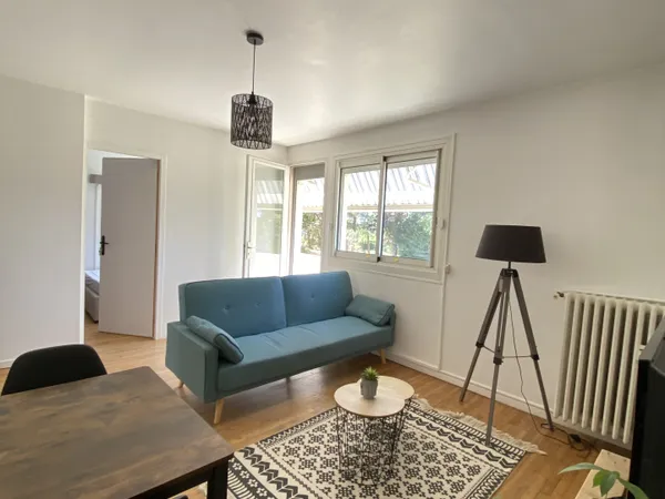 APPARTEMENT T4 MEUBLE COURONNERIES