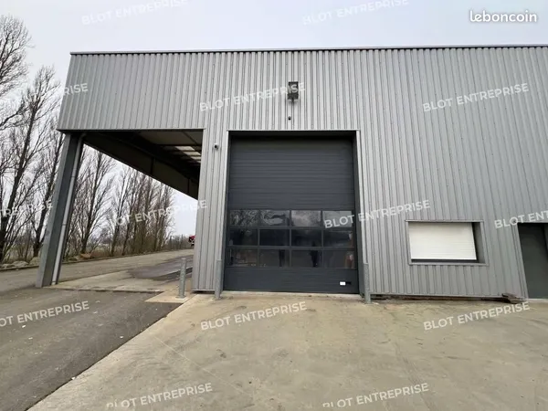 Local bureaux 159 m²