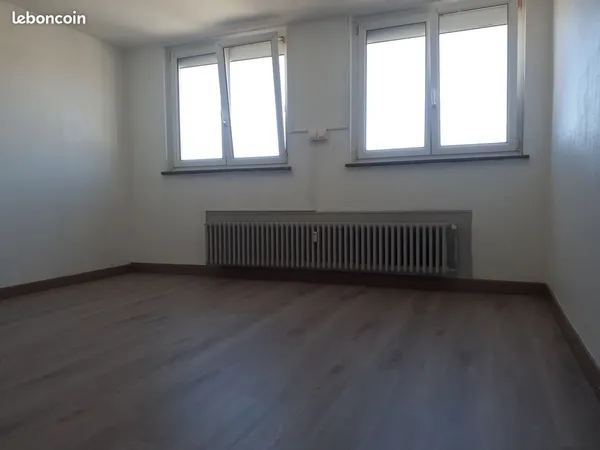 LOUE MORHANGE APPARTEMENT F3 centre ville