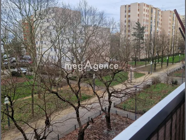 APPARTEMENT LUMINEUX TYPE 4 VAULX-EN VELIN