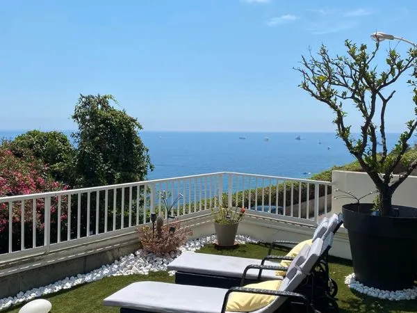 2P vue mer + jardin à 1km de Monaco