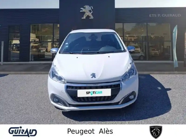 Peugeot 208 1.2 puretech 110ch s&amp;s bvm5 — photo 2