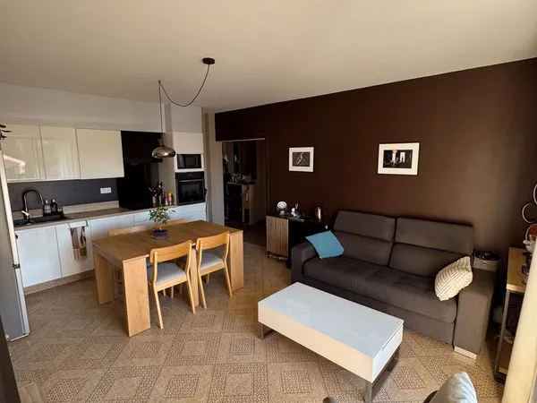 Montpellier Aiguerelles - T3 rénové 58,5 m² avec grand balcon, garage et cave