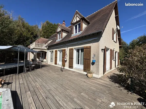 Pavillon 8 pièces 228 m²