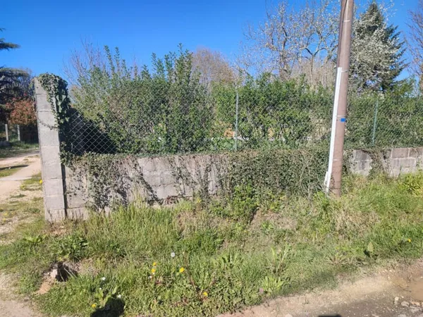 Terrain 800 m²