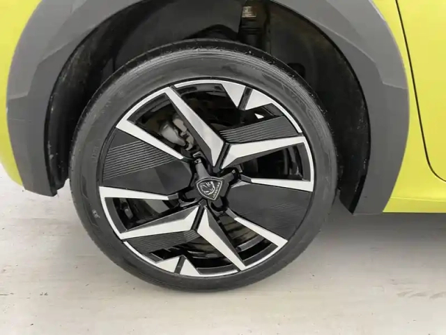 Peugeot 208 puretech 100 s&amp;s bvm6 — photo 3