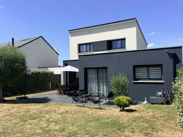 COUP DE COEUR ASSURÉ POUR CETTE MAISON RÉCENTE À BOURGBARRÉ