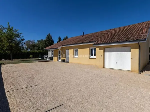 Maison de plain-pied de 2004 - Environ 130 m² -5 Chambres- Au calme