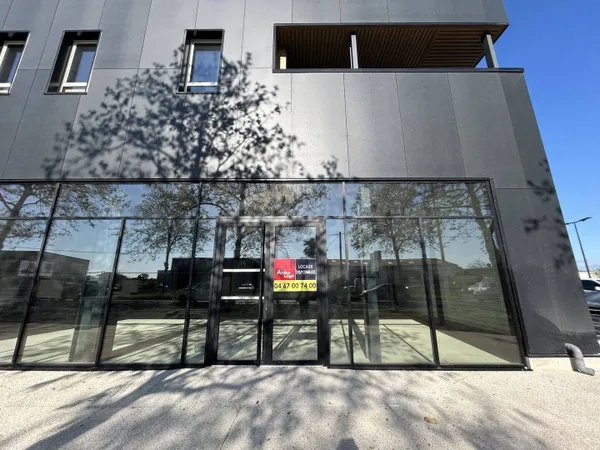 Local commercial 280 m²
