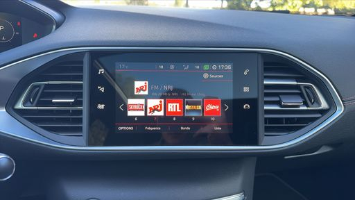 Peugeot 308 SW 1.5 BlueHDi 130 EAT8 - GT Line – 2021 – 98863 km – Diesel – Boîte Automatique — photo 25