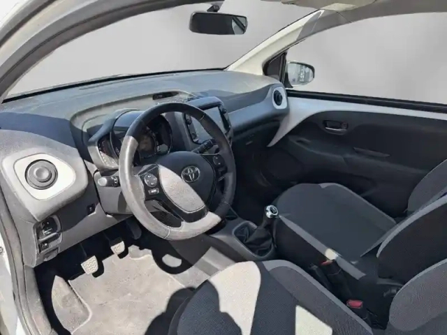 Toyota Aygo 1.0 vvt-i — photo 21