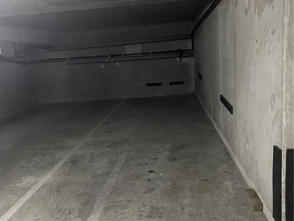 Stationnement Location Éragny   100€