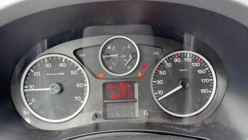 Peugeot Partner Tepee 1.6 BlueHDi 100 - Outdoor – 2018 – 83141 km – Diesel – Boîte Manuelle — photo 16