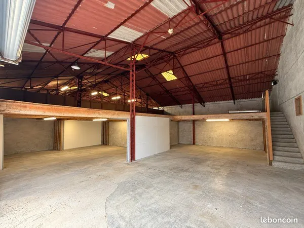 Location entrepôt / local professionnel