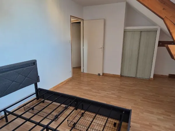 Chambre meublée