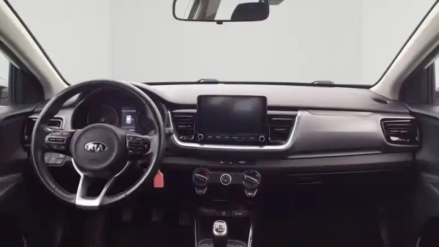 Kia Stonic 1.0 t-gdi 100 ch bvm6 — photo 12