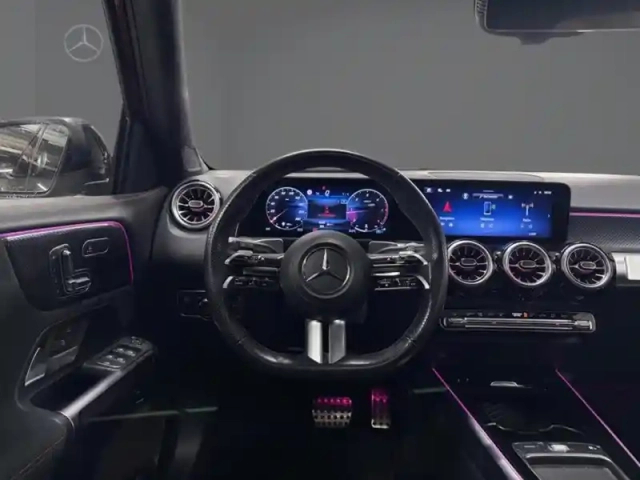 Mercedes Glb 200 d amg line — photo 31