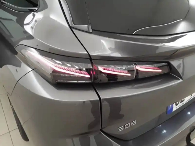 Peugeot 308 sw puretech 130ch s&amp;s eat8 — photo 17