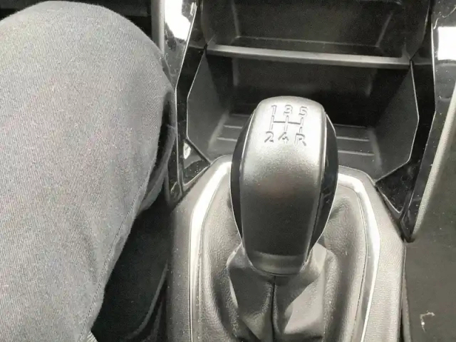 Peugeot 208 puretech 75 s&amp;s bvm5 — photo 36