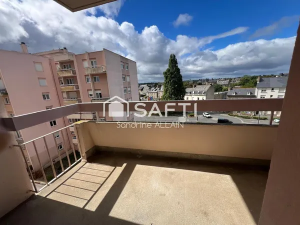 Saint-Brieuc - Proche gare - T2 avec balcon, garage et cave